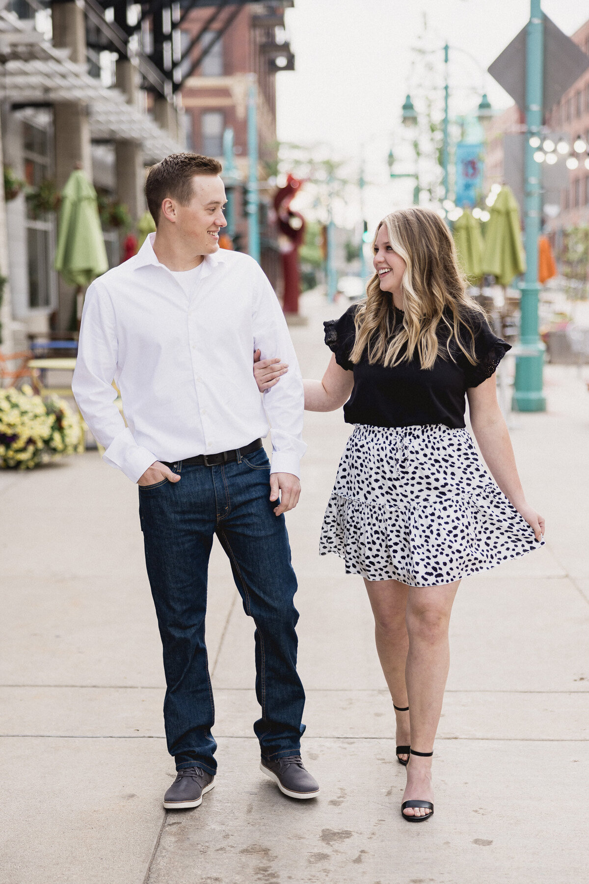 downtown-milwaukee-engagement-session-1