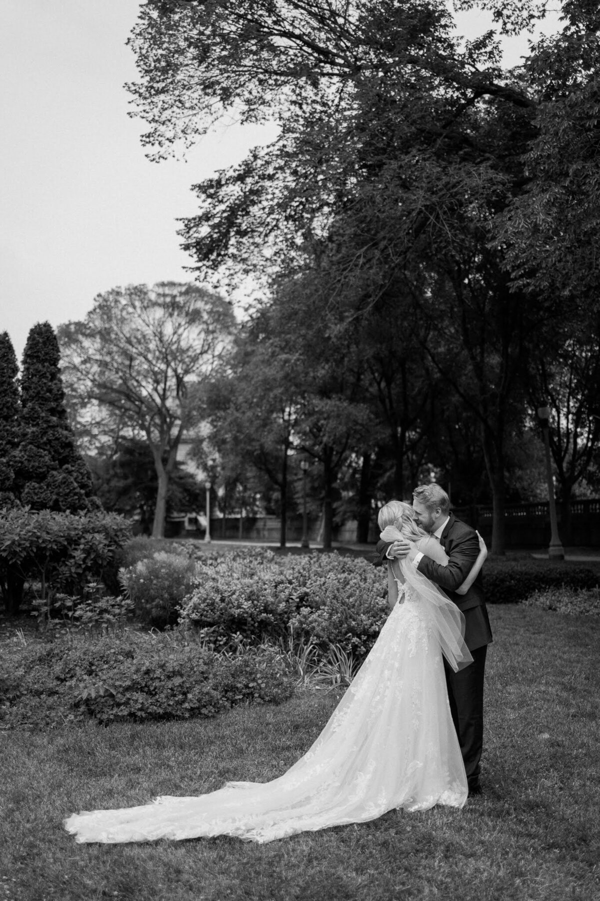 Jack-and-Julia-6.16.2023-Nichole-Babiez-Photography-Chicago-Illinois-wedding-photographer-bridgeport-art-center-downtown-wrigley-building-union-station-couples-wedding-party-portraits-reception-candid-luxury-downtown--21