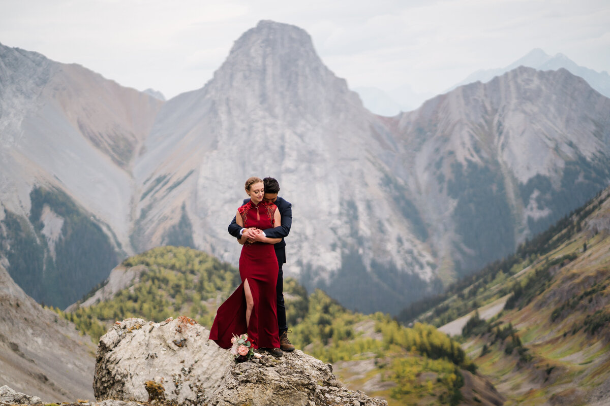 kananaskis-larch-hiking-elopement-4