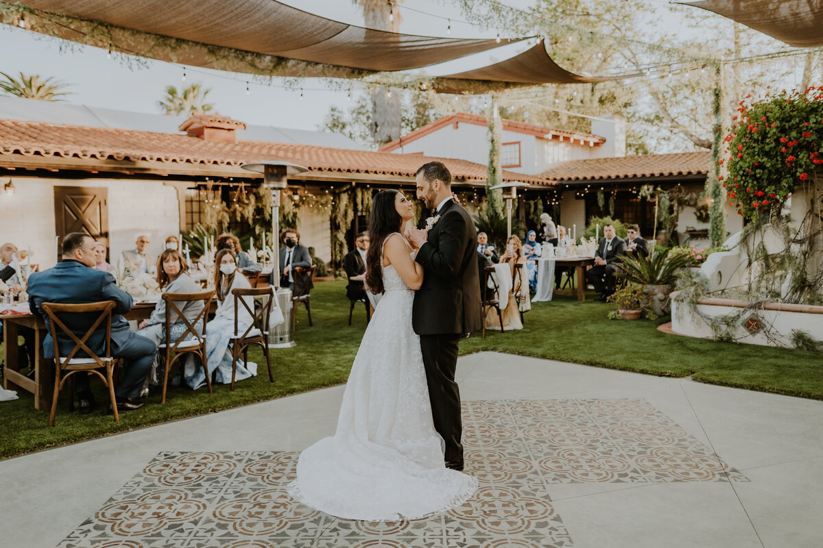 Temecula, California Wedding photographer Yescphotography first dance bride and groom