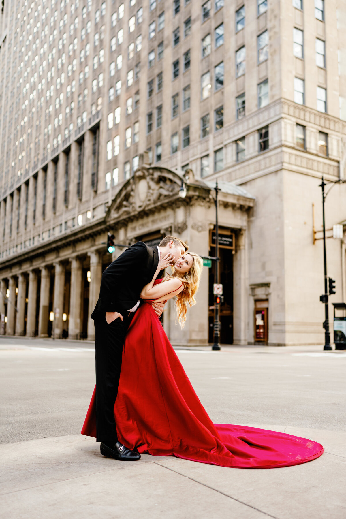 Aspen-Avenue-Chicago-Wedding-Photographer-Lyric-Opera-House-Elegant-Timeless-Classic-Luxury-Downtown-True-to-Color-Bold-Romantic-Chicago-Theater-Lurie-Garden-FAV-71