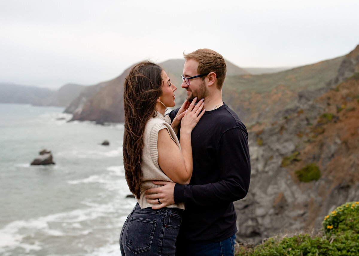 05312023_Makenzie+Gavin_RodeoBeachCA_AnjaJensenPhotography-96
