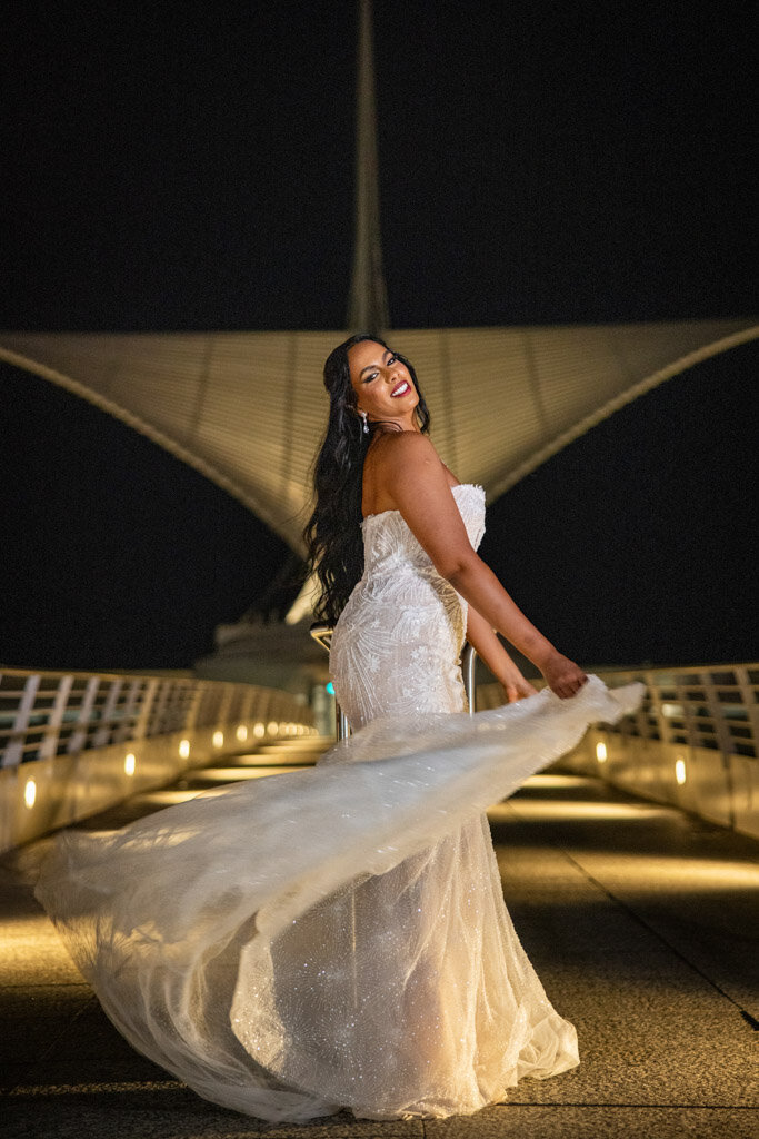 138-Milwaukee-Art-Mueseum-Wedding-Lauren-Ashley-Studios