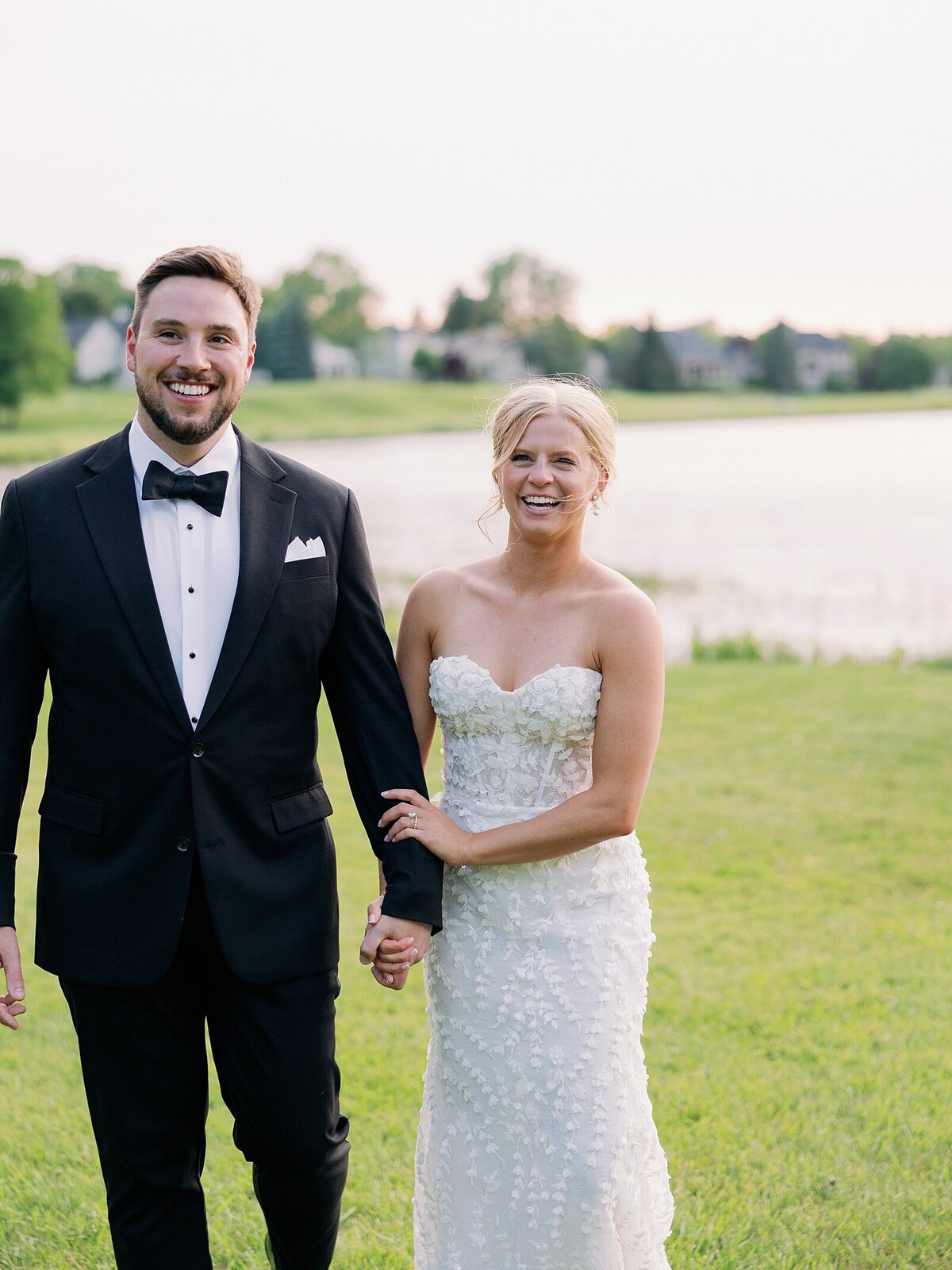 Oak-pointe-country-club-wedding_1339