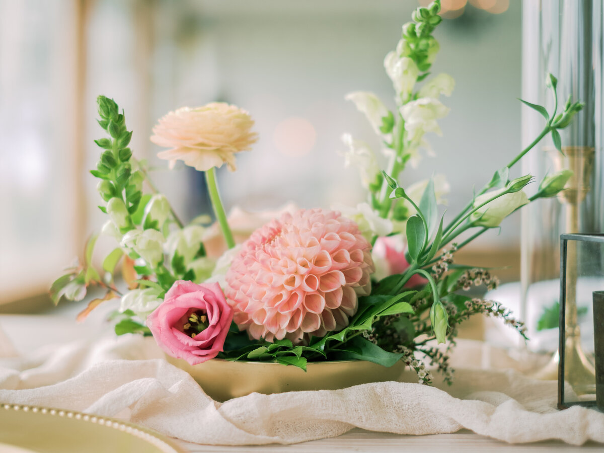 dahlia centerpiece, studio fleurette, whimisical floral centerpiece