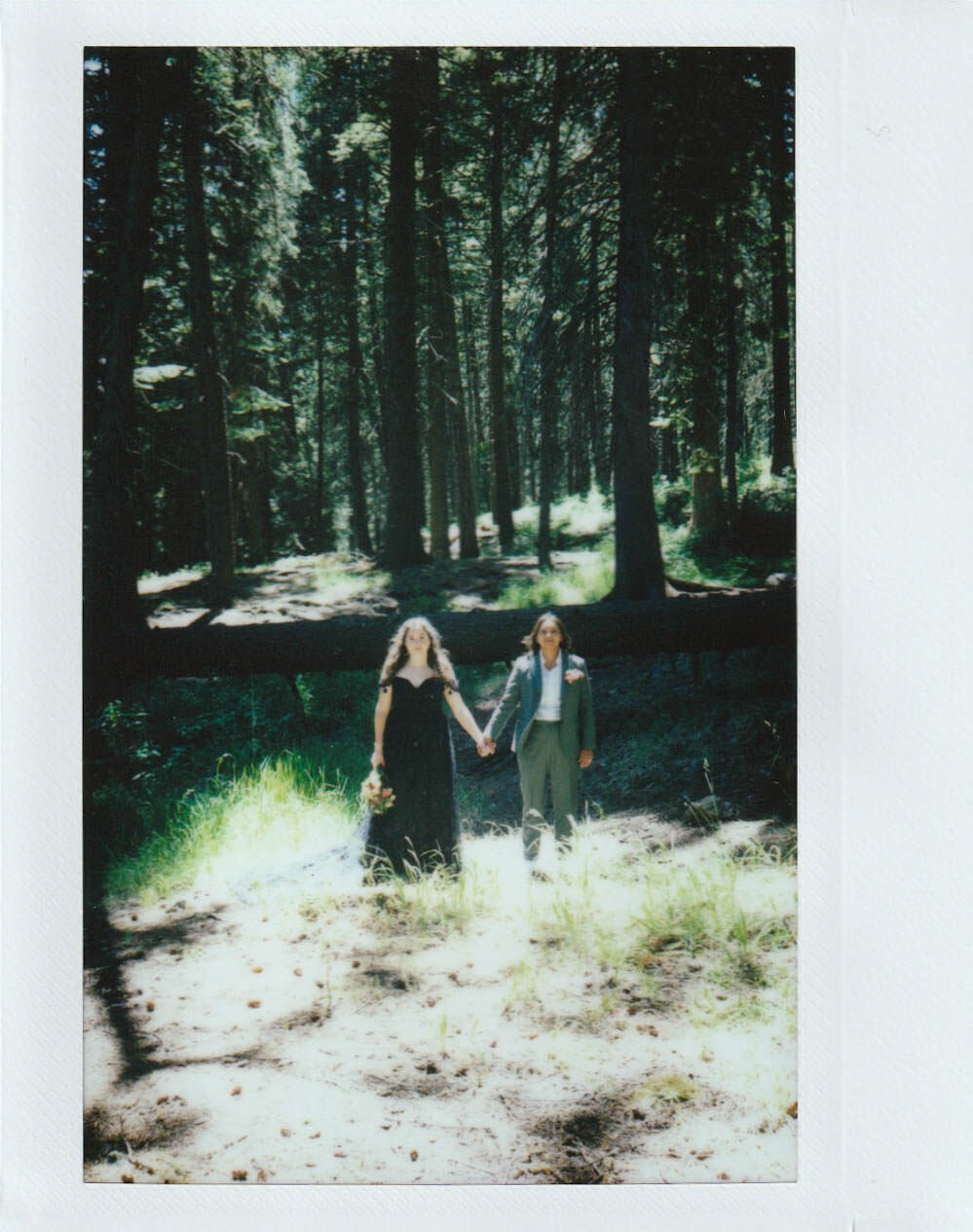 Portraits_Brenda&JanieElopementPhotos_OregonWeddingPhotographer_KuroCreativeHouse-48