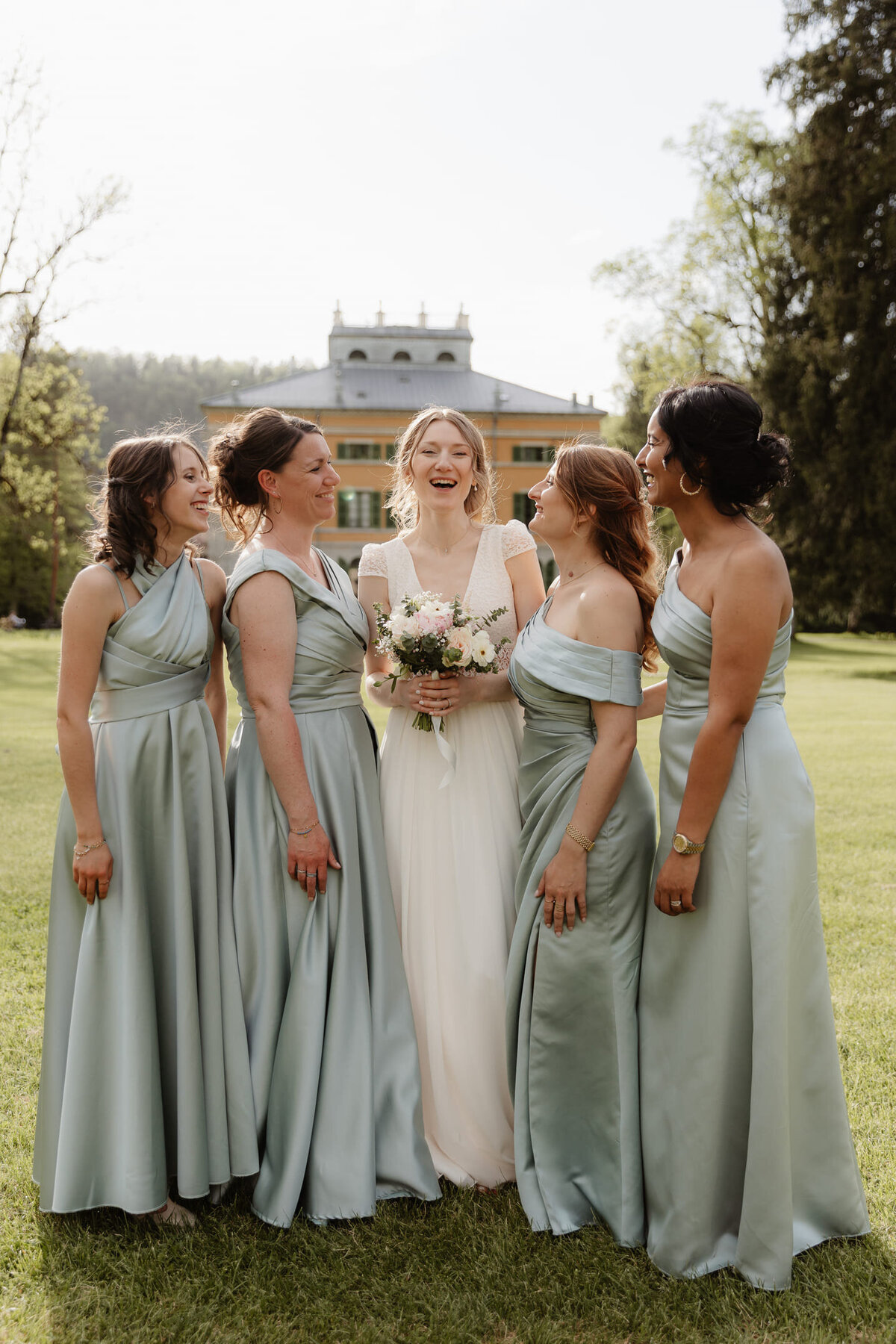 Elodie-et-Ludvik-cocktail-mariage-seance-parc-chateau1
