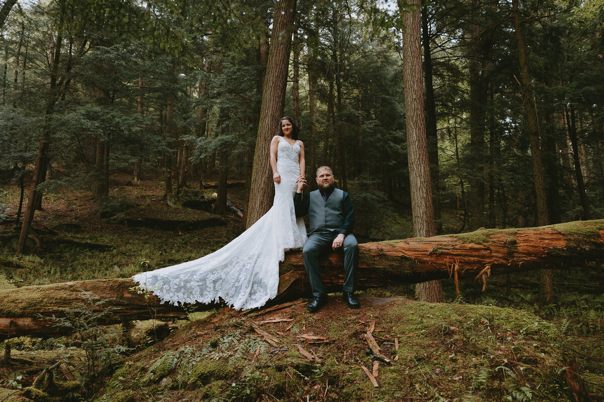 Rock&WanderPhotoCo-kacie-and-gary-cook-forest-elopement-69