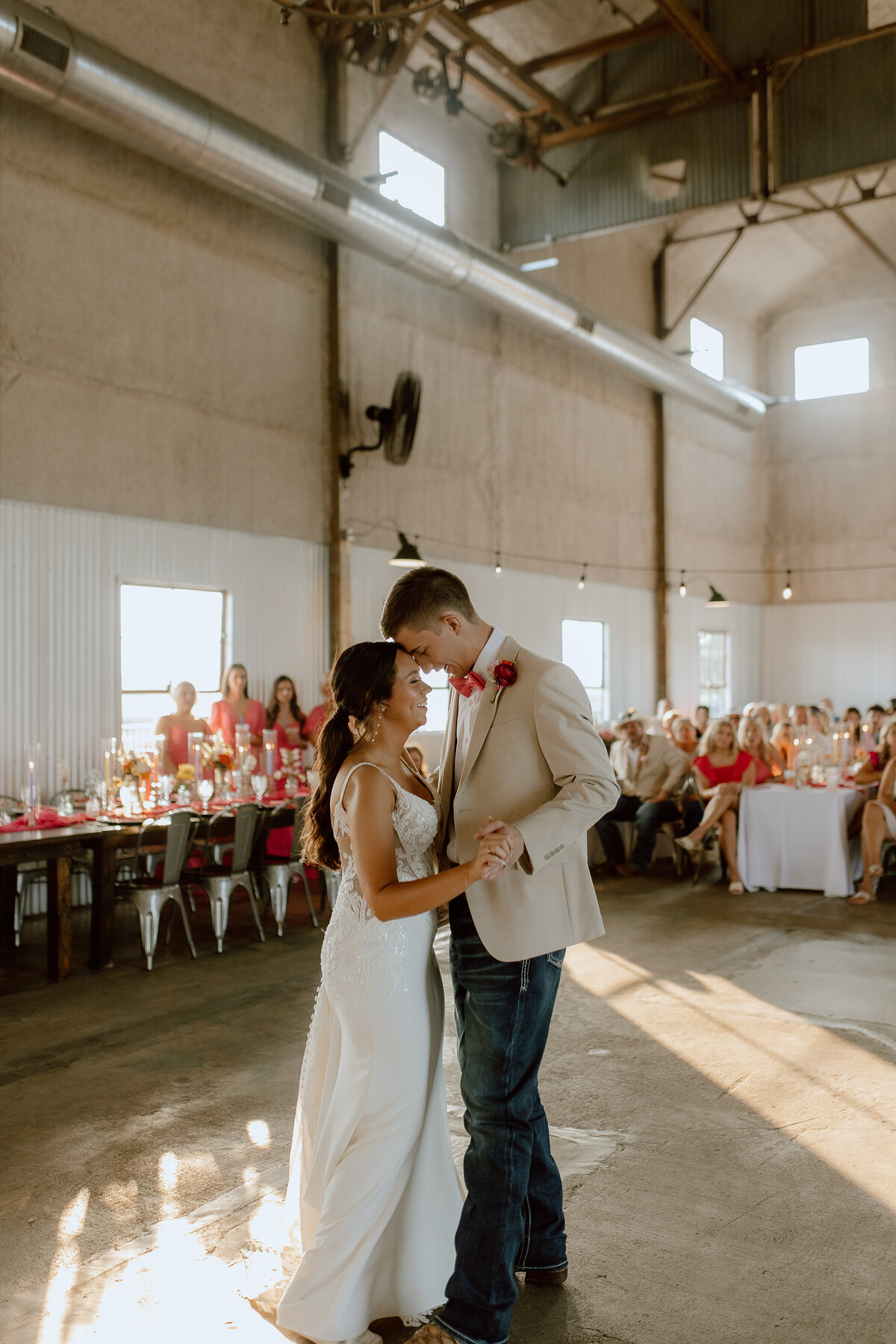 Texas wedding photographer documenting a dreamy celebration at The Gin at Hidalgo Falls.