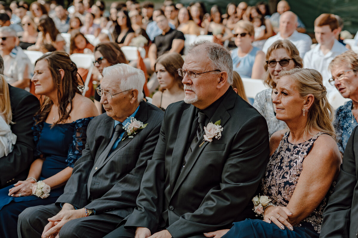 family-guests-ceremony-des-moines-wedding-storyteller-collective-photo-co