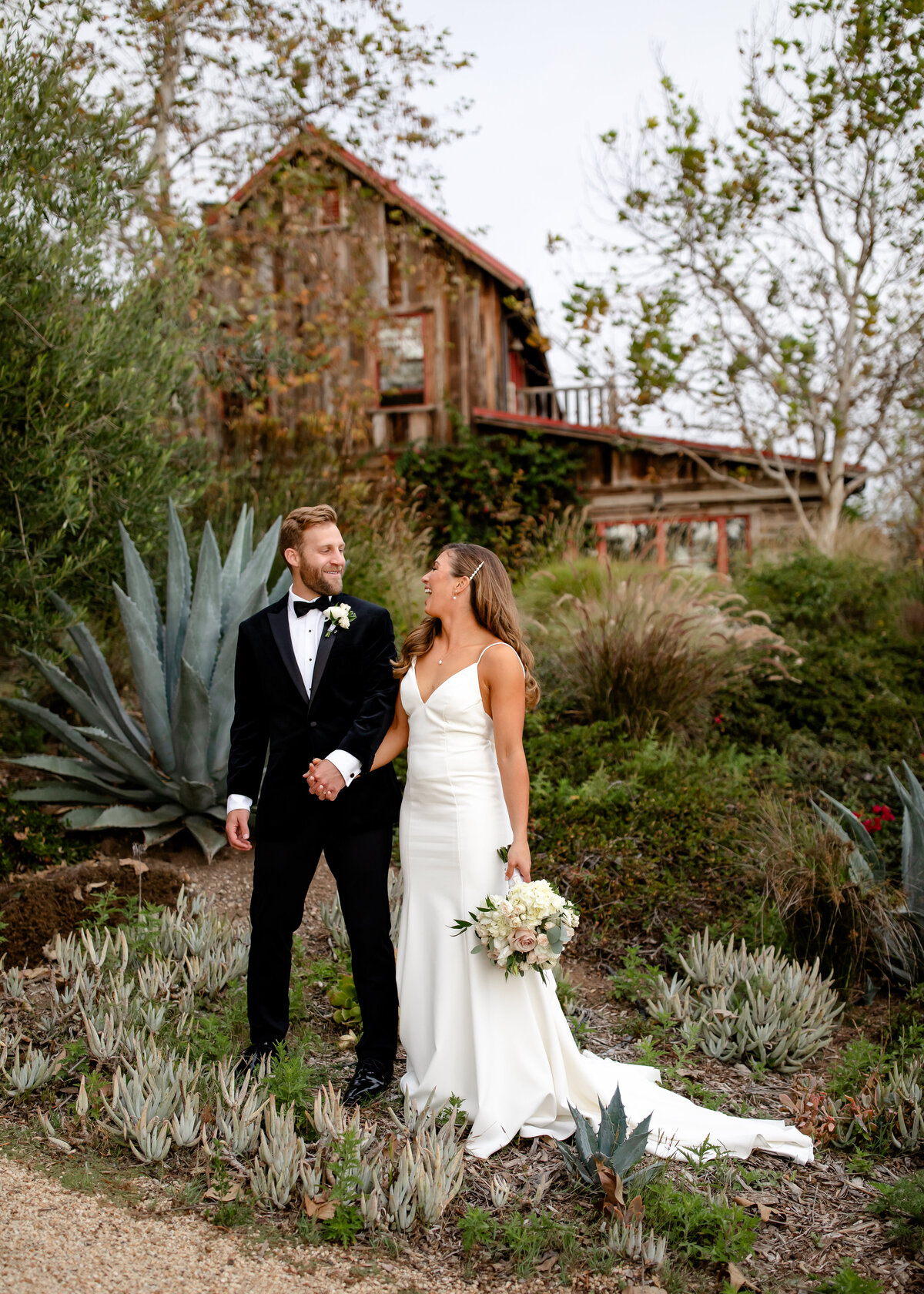 10222023_MaryBeth+BryceWedding_VenturaCA_AnjaJensenPhotography-335