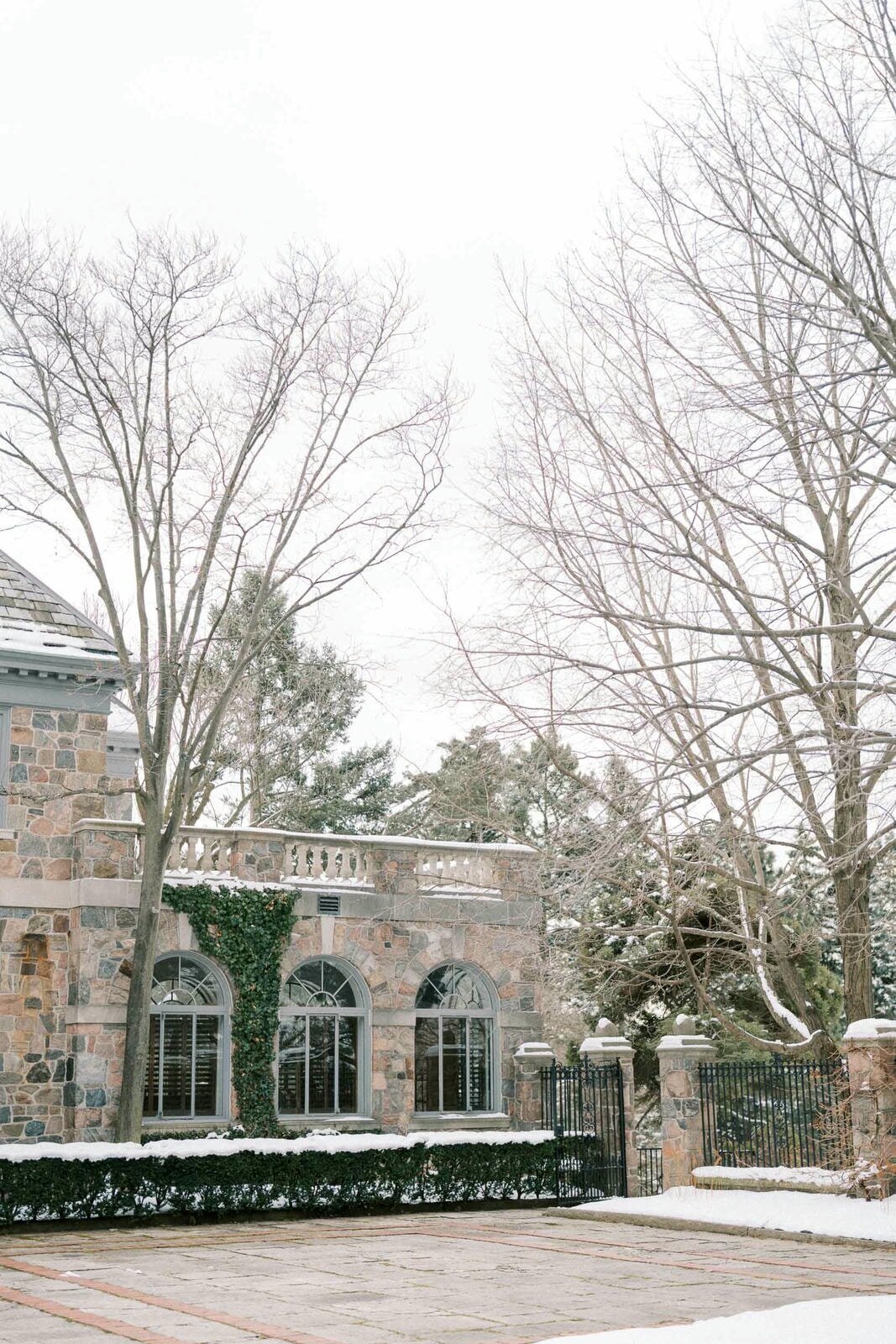 E5-Engagement-Photoshoot-Graidon-Hall-Manor-Christie-and-Eric-2025-02-10-2500px-1069