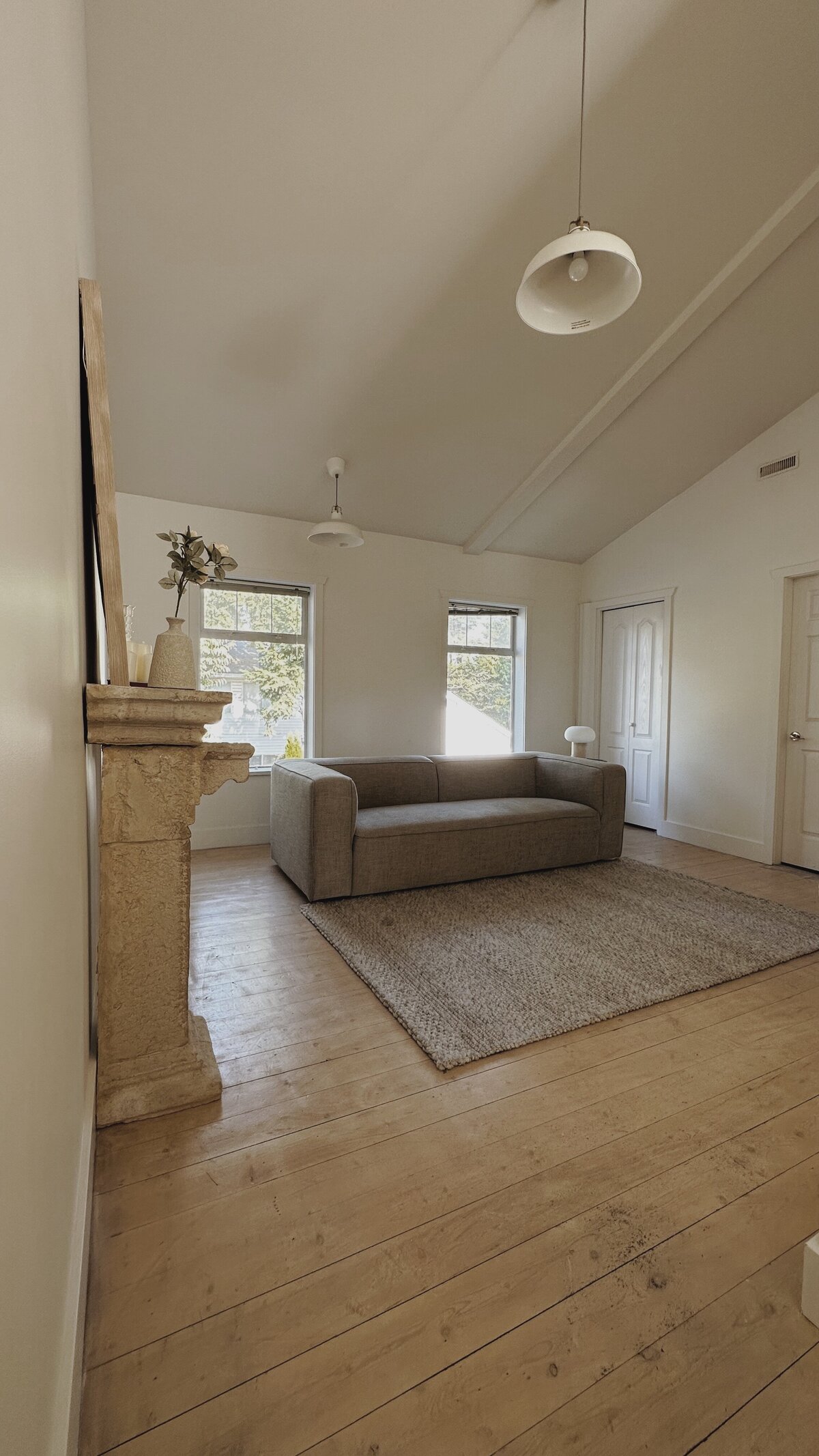 A creative studio space for photoshoots, photographers, content creators, and brands in South Surrey White Rock Vancouver area