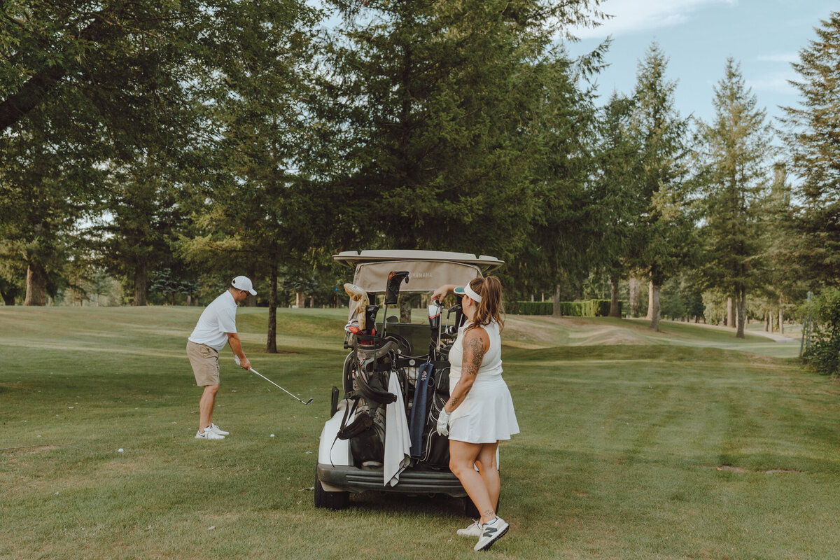 Mount-Si-Golf-Course-Couples-Photos-150
