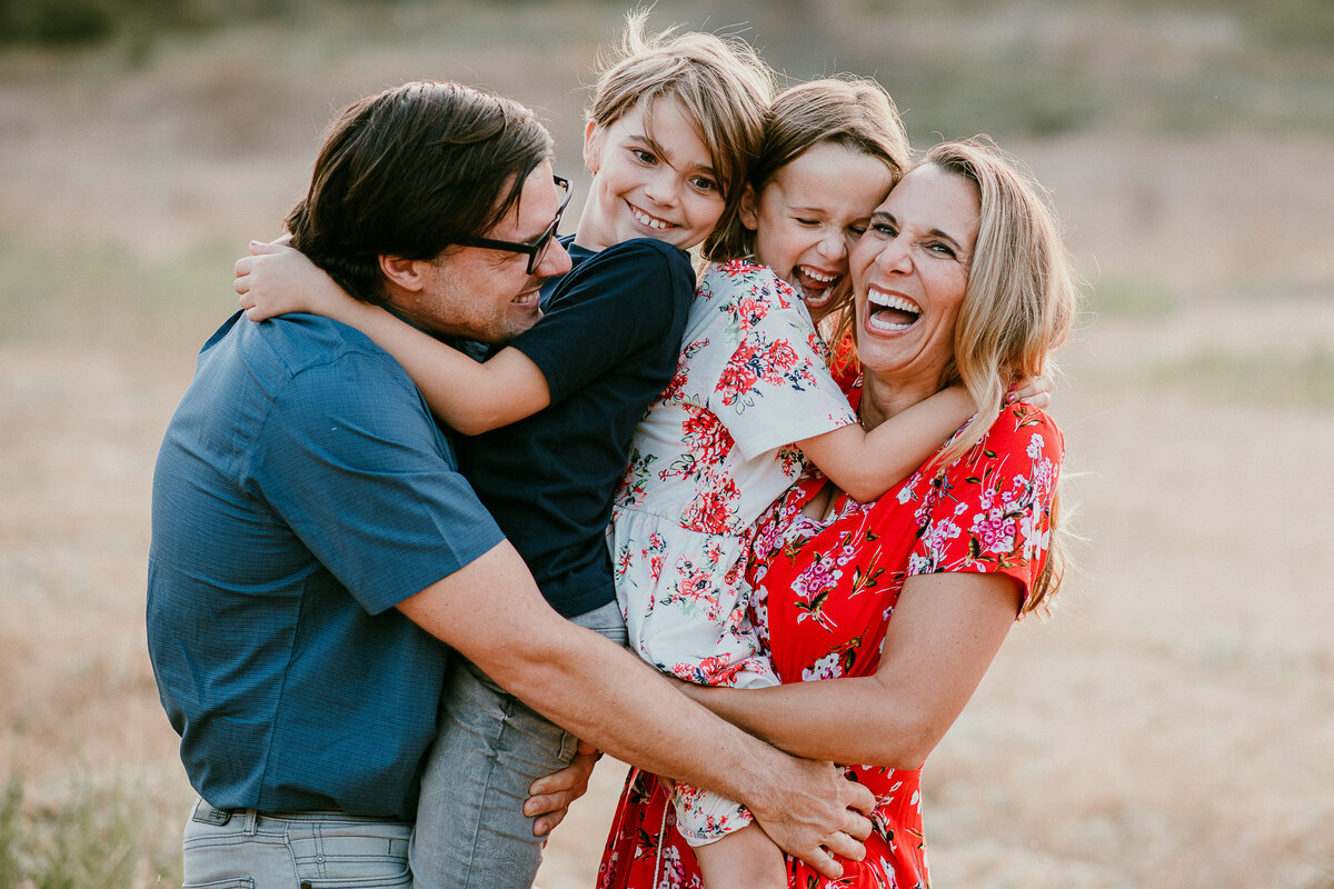 Carlsbad Family Photographer-family squeeze80