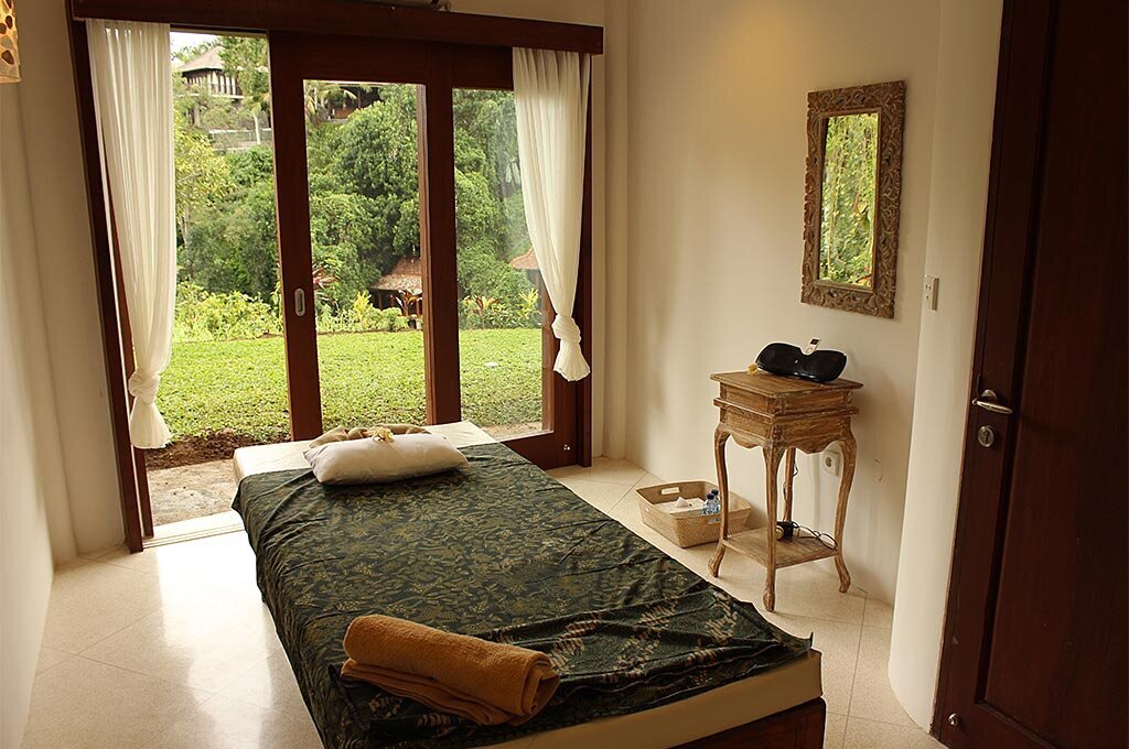 Spa-interior-daylight-021-1