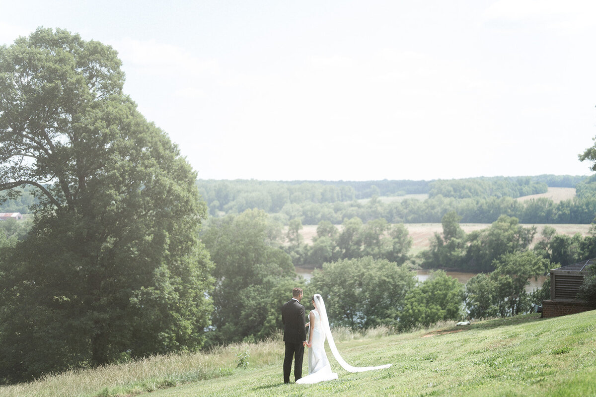 Hannah Malloy Virginia Wedding and Family Photographer