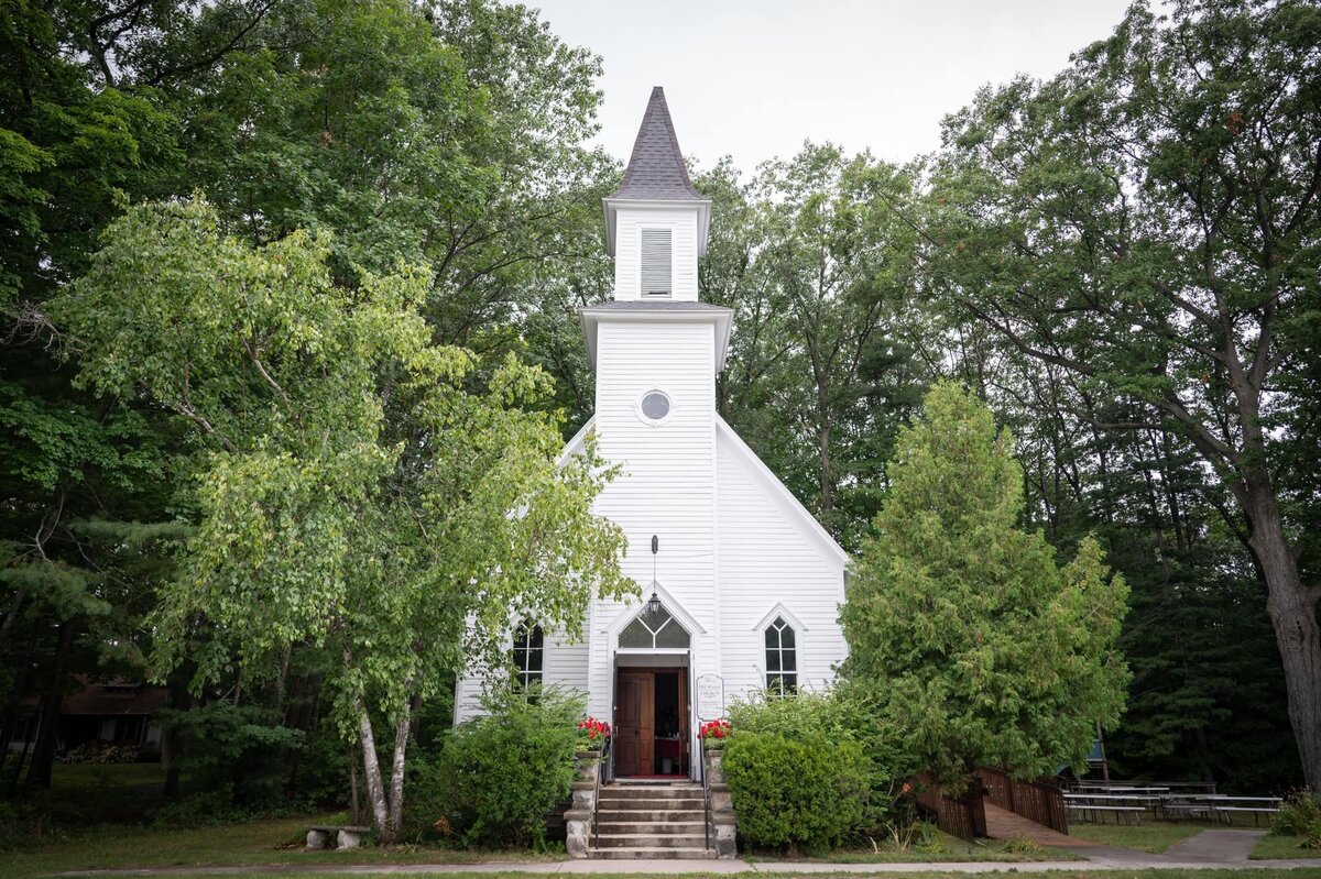 grandrapidsweddingphotographer-ss24-1
