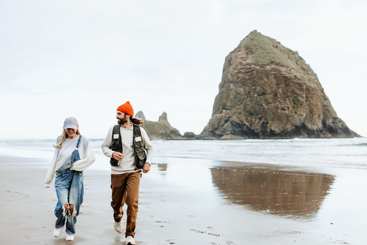 Cannon Beach Couples Session | Carly Crawford Photography | Destination Wedding and Couple Photographer-2