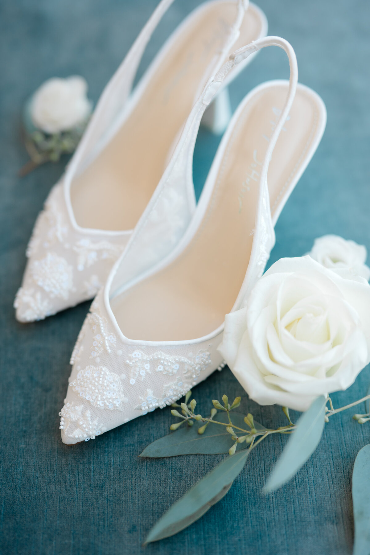 7_Madison & Leighton's Wedding_Prep_Lindsay Ott Photography