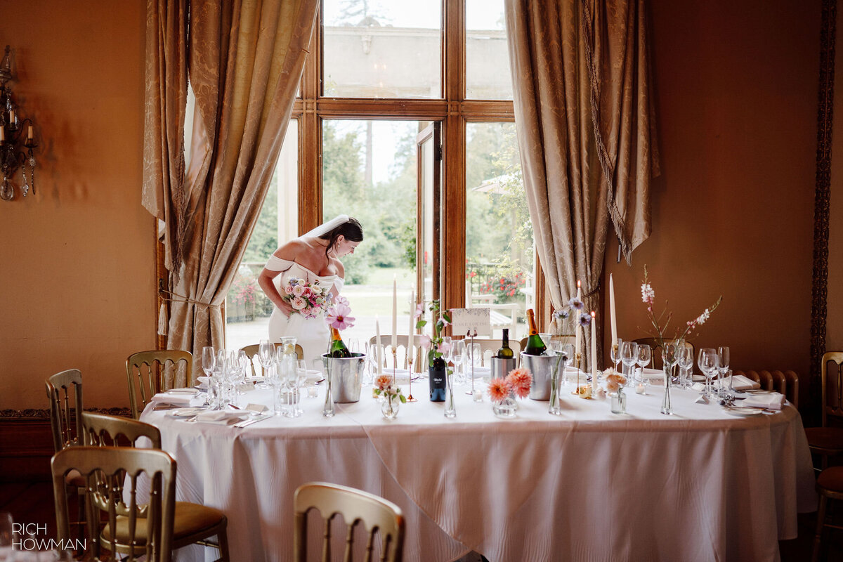 Wedding dining table bud vase design