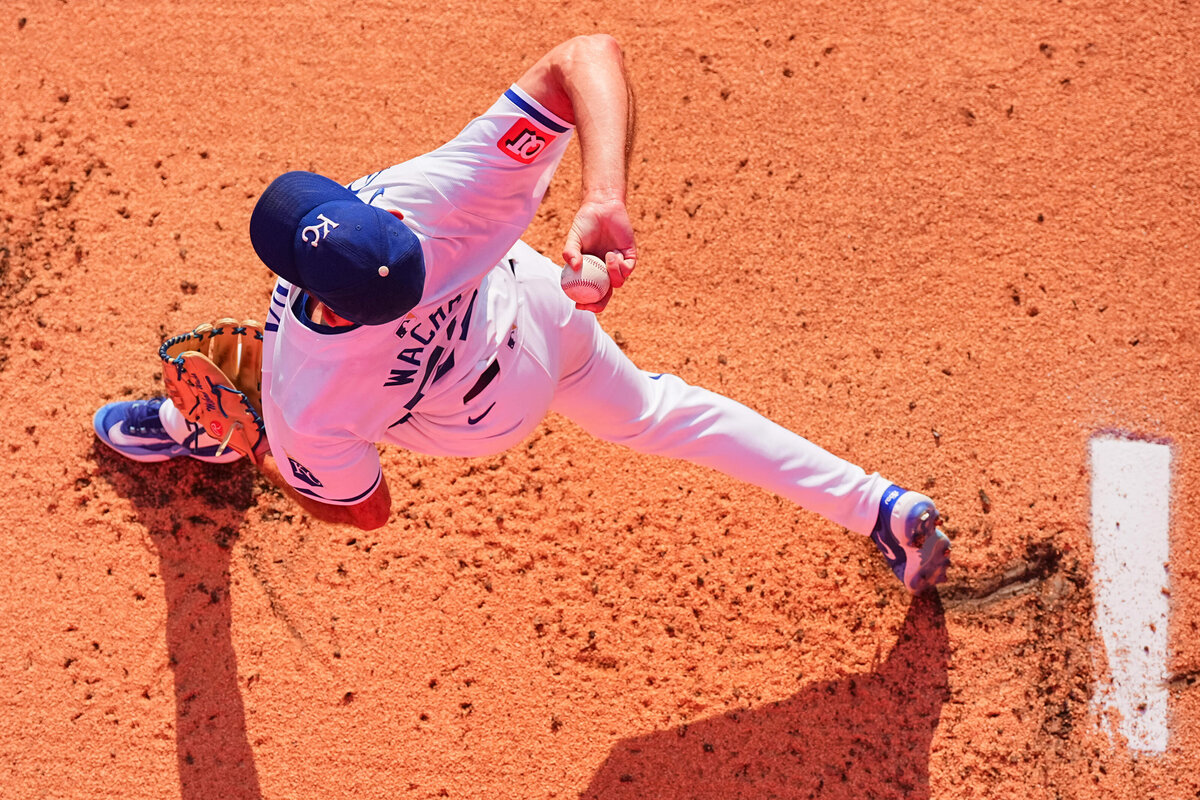 kansas-city-sports-photography-0140-overhead-view-baseball-player-pitching