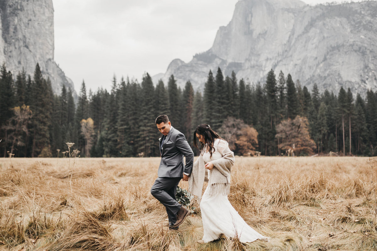athena-and-camron-how-to-elope-in-yosemite-valley-lower-valley-woods10