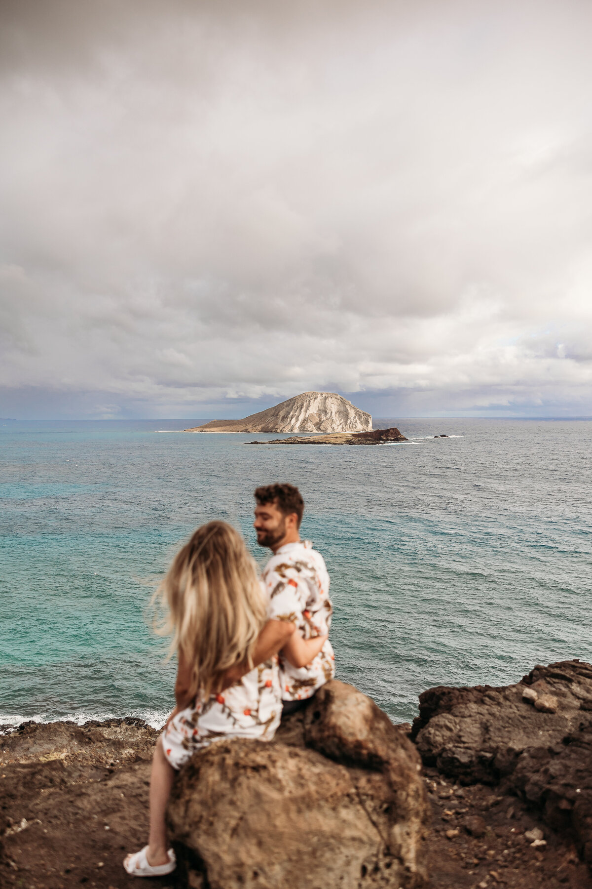 makapuu-beach-engagement-photos-29