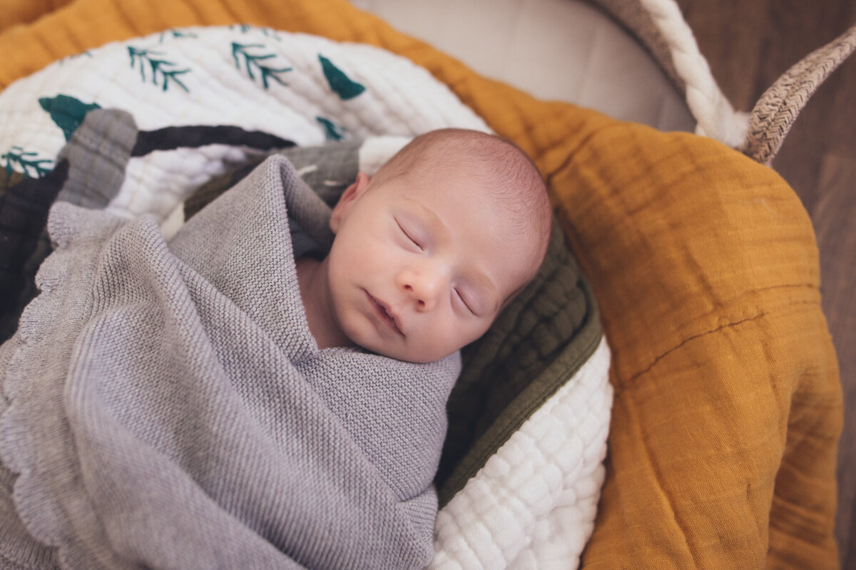 Lindsay-wilson-photography-in-home-newborn-41