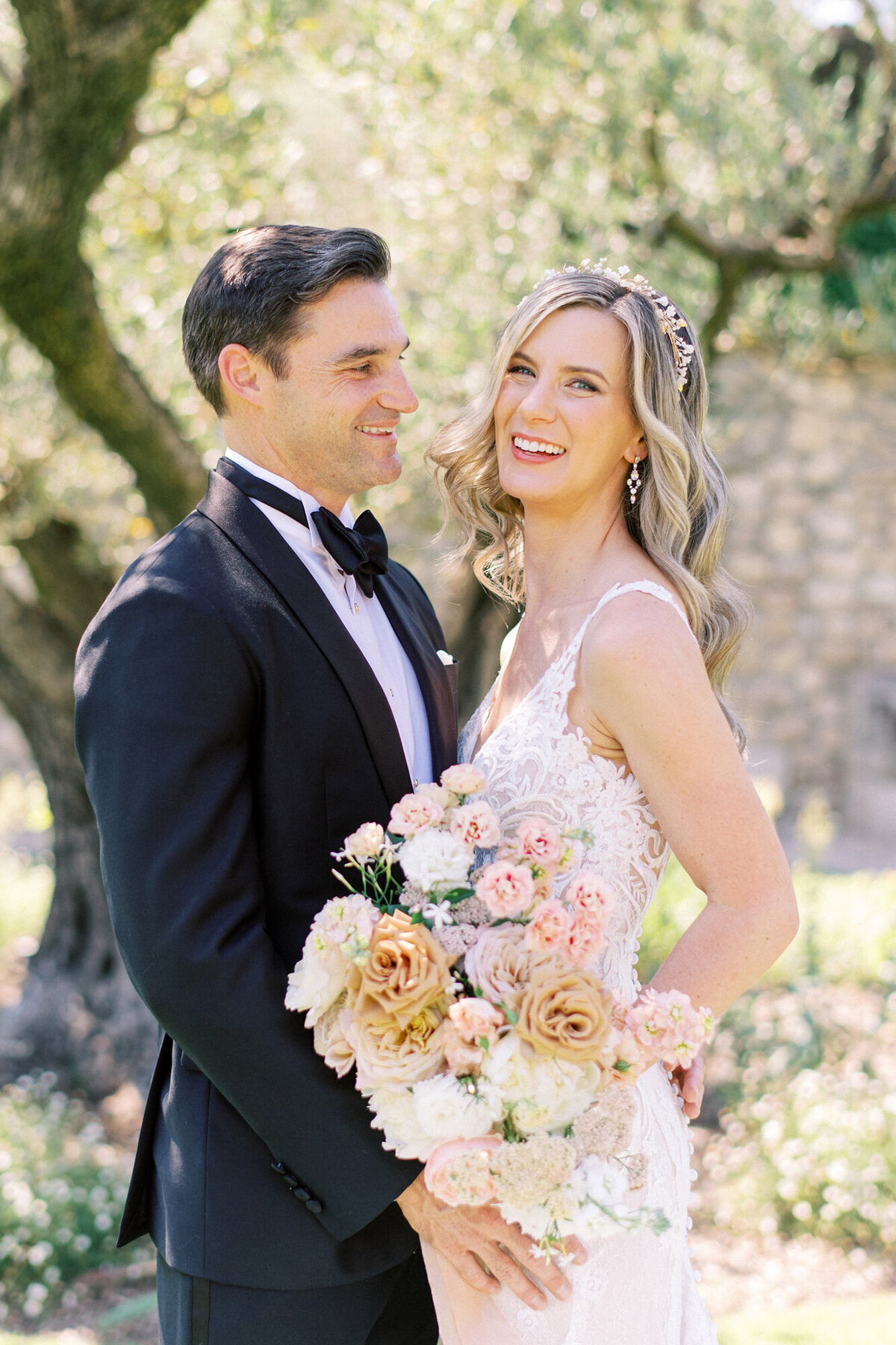 Maïlys Fortune Photography Husband Wife Wedding Weddings Photography France Switzerland Italy Timeless Dreamy Imagery Bilingual French English Destination Weddings Destination Wedding Provence French Riviera Paris Lake Como Tuscany45