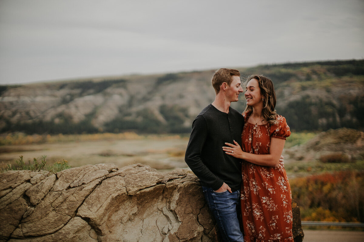 lumy+co_badlands-local-buffalo-jump-engagement-photographer-28