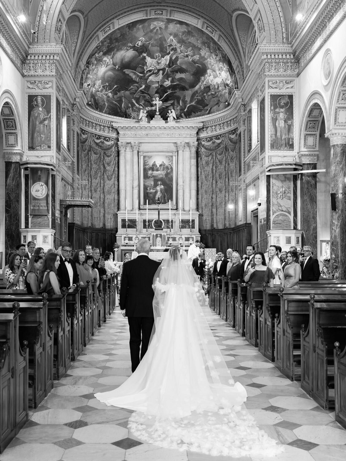 Romantic-Wedding-at-Island-Art-and-Taste–The-Residence-026