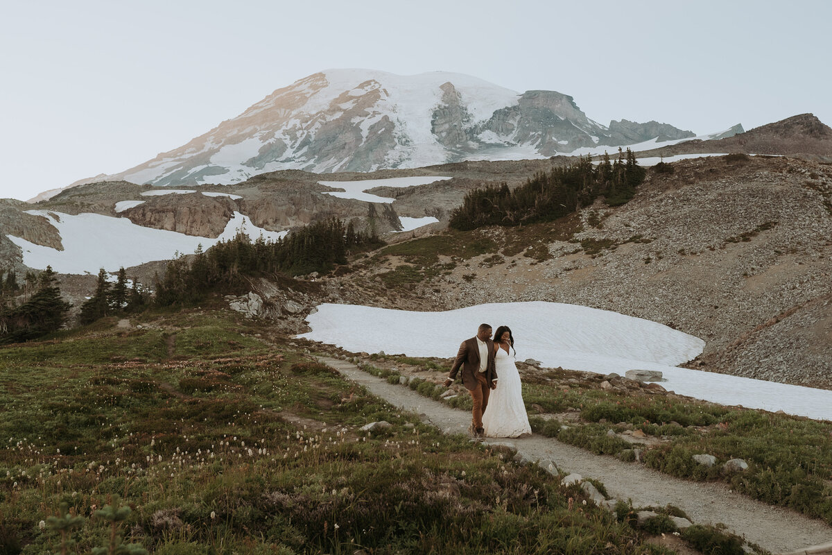 Mount-Rainier-Hiking-Elopement-Paradise-Inn-Panorama-Point-Annette-Ambrose-Photography-76