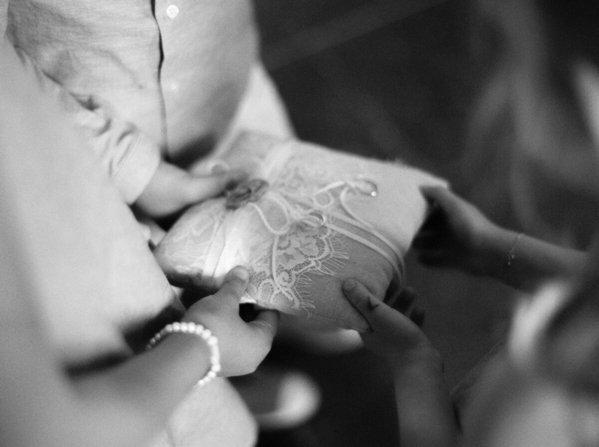 135-1-Olivia_Poncelet-Film-Photographer-Mariage-Chateau-de-la-Rocq-RH-WEB-72-0