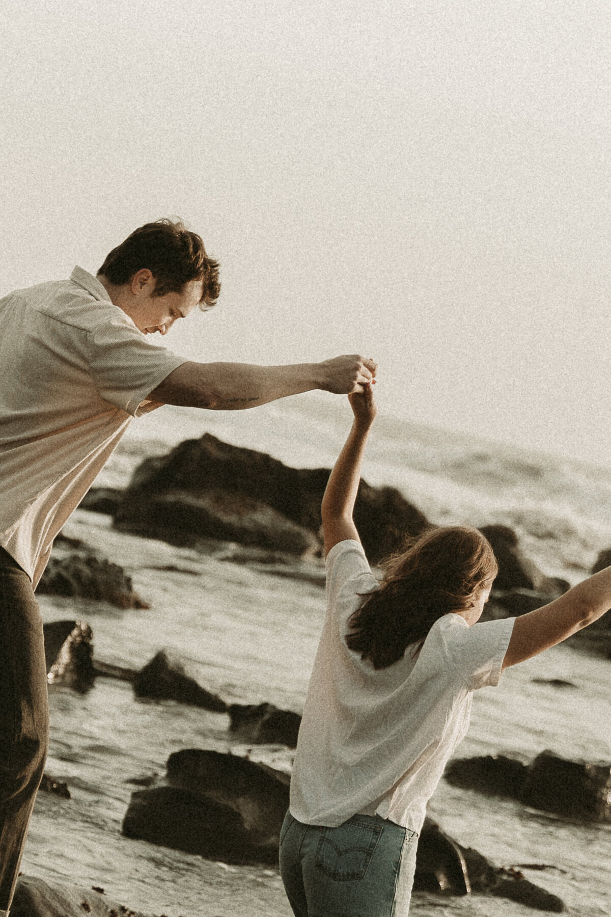 AbbyReePhotography-SecretBeachCouple-173