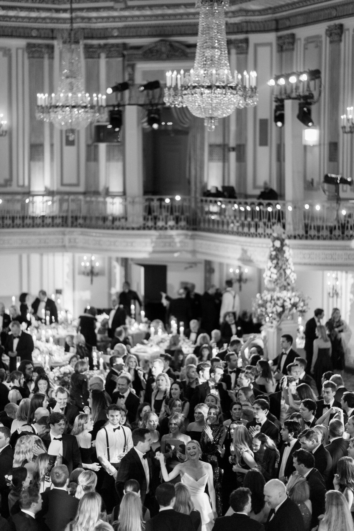 chicago-luxury-winter-wedding-at-old-st-pats-110