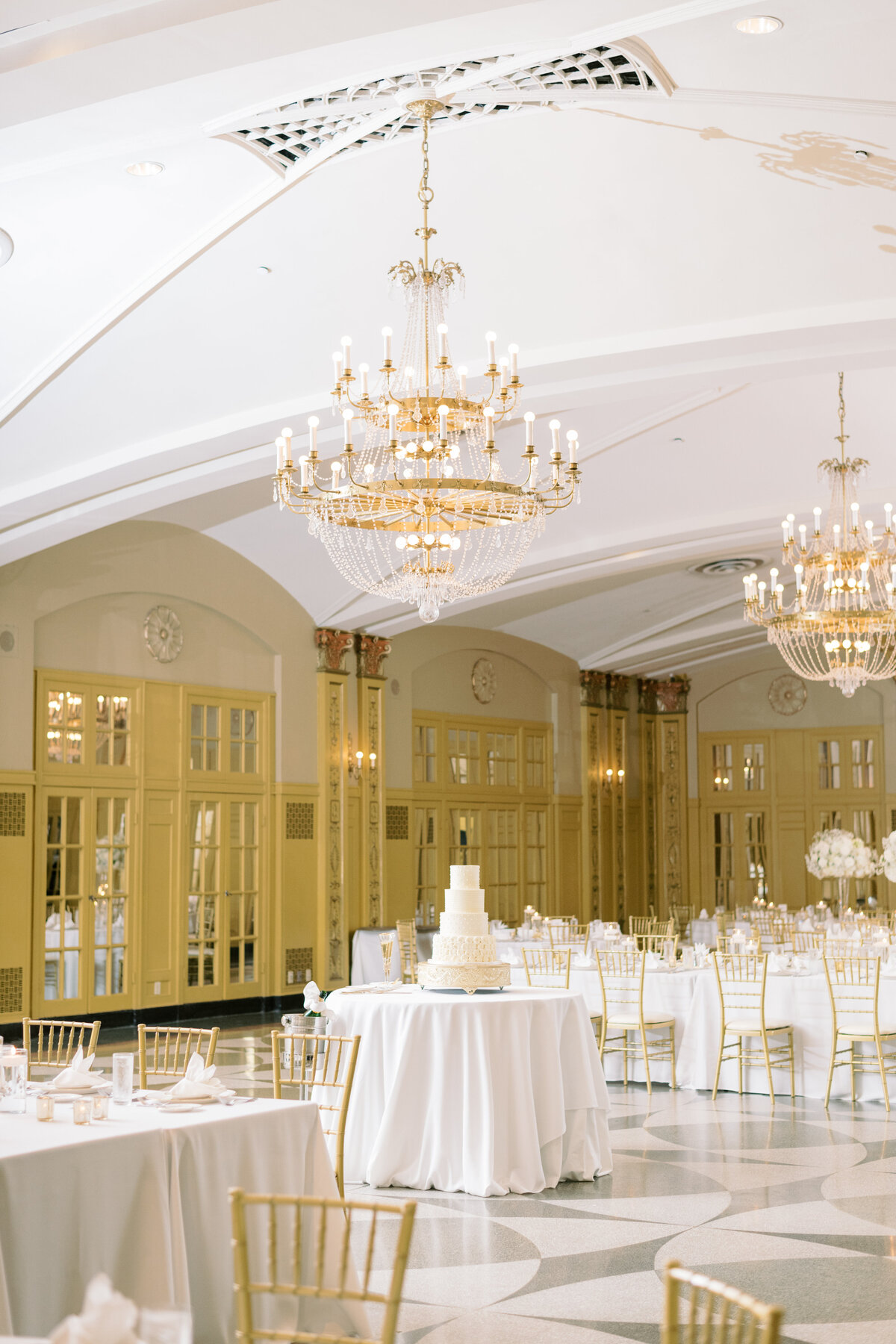 Kansas City wedding photographer specializing in fine art, editorial imagery with a refined, high-end experience