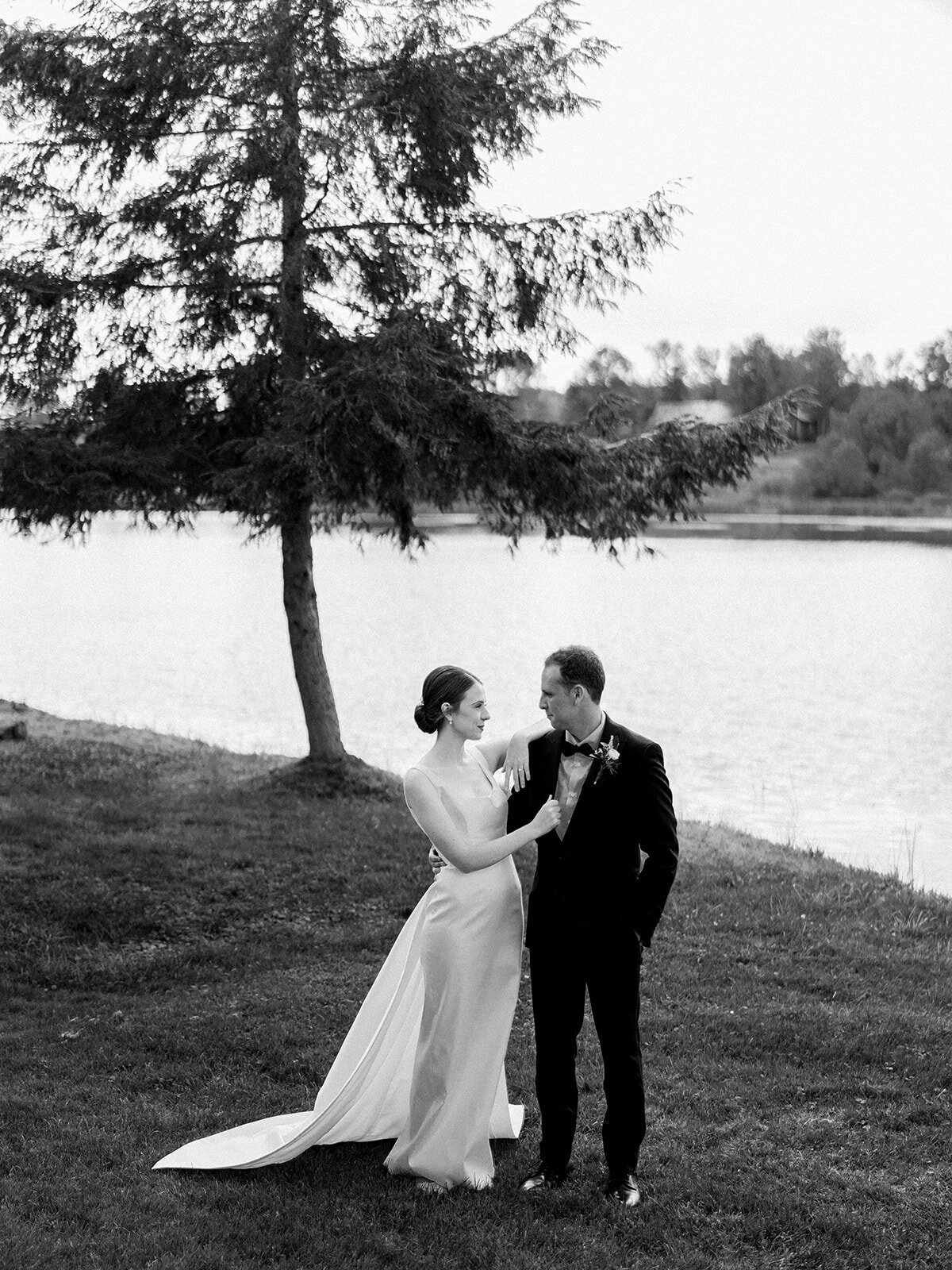 Meghan-Evan_Tyler-Hill-Camp-Wedding_Jessica-Manns-Photography-216