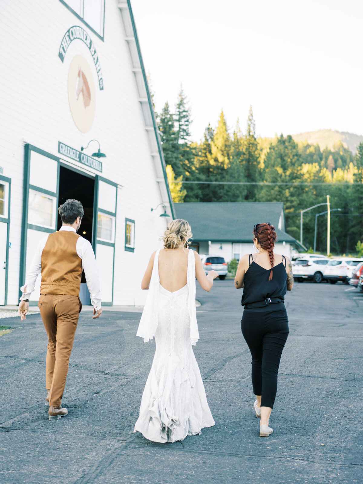 9-JaimeandBlake-Married-AshBaumgartner-BTS-10