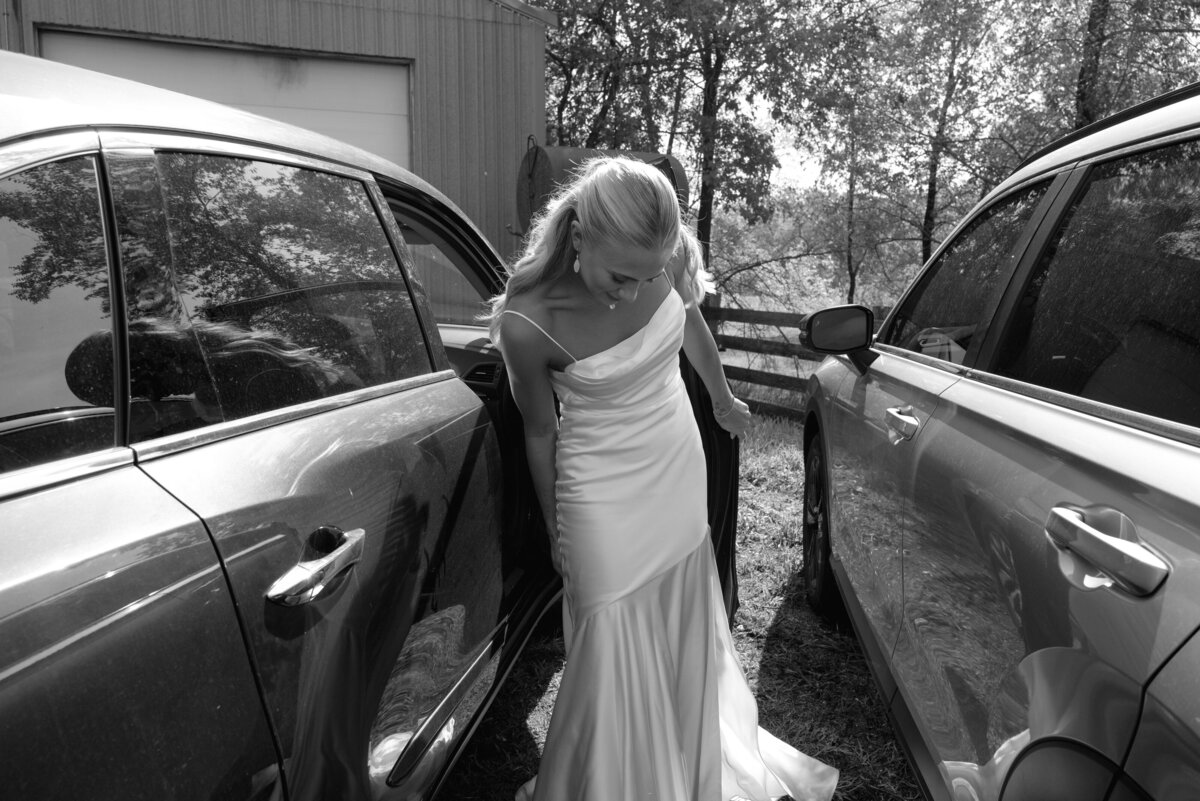 Backyard-Wedding-Rogers-MN-B&S-Will-DeGraw-Clever-Disarray-3