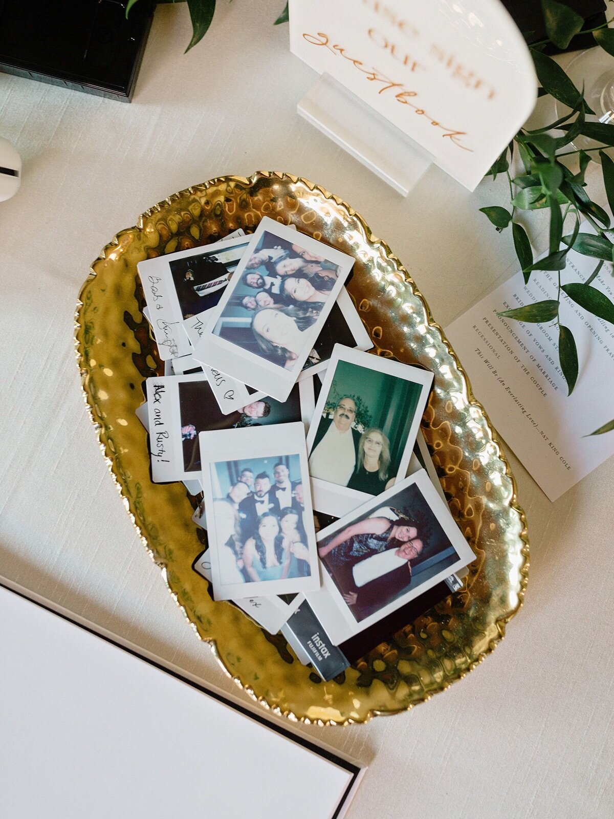 polaroid-guestbook