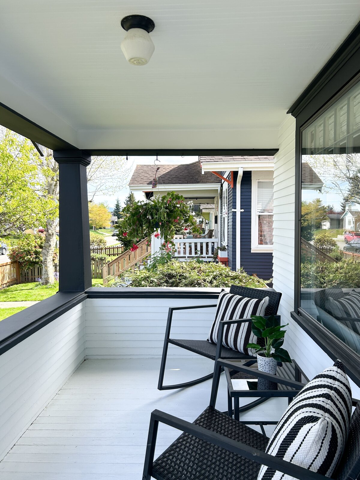 occupied-staging-everett-porch-modernmollusk