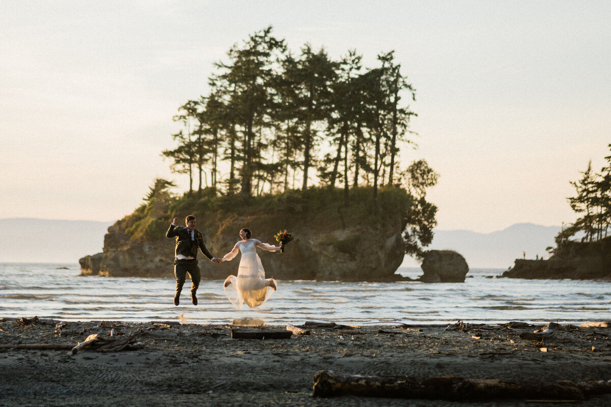 getting married on the beach near hurricane ridge and ruby beach in olympic national park