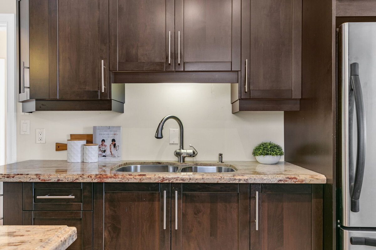 21-web-or-mls-15_005_Kitchen
