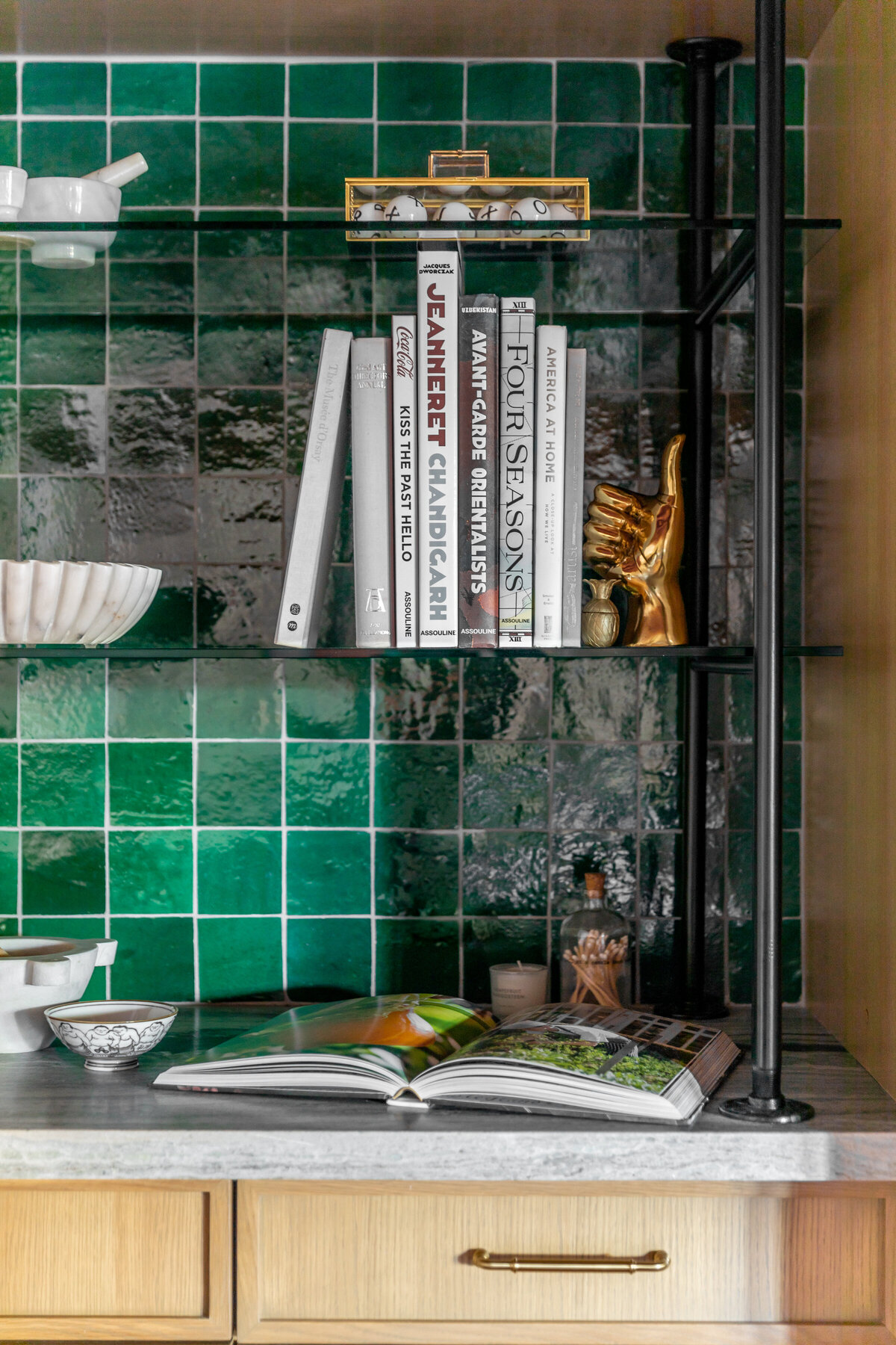 girls-at-flourish-nashville-interior-design-photographers-luxury106