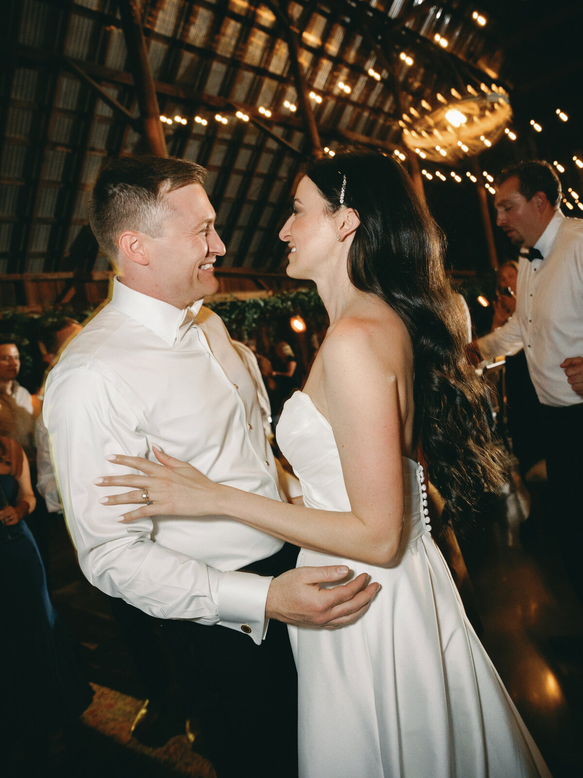 tin-roof-barn-wedding-best-washington-photographers-the-tenneys-42