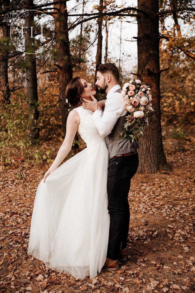 cincinnati wedding photographer videographer outdoor ceremony fall colors201