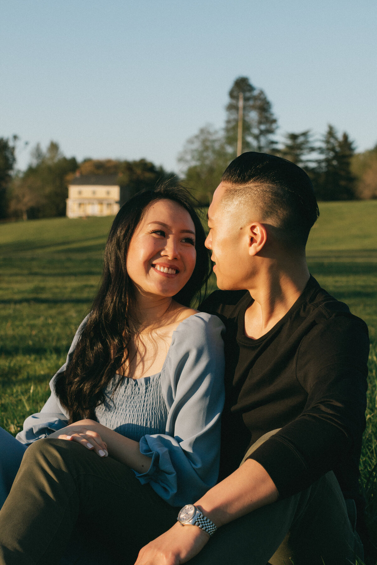 Couples-session-discovery-park-documentary-style-jennifer-moreno-photography-seattle-washington