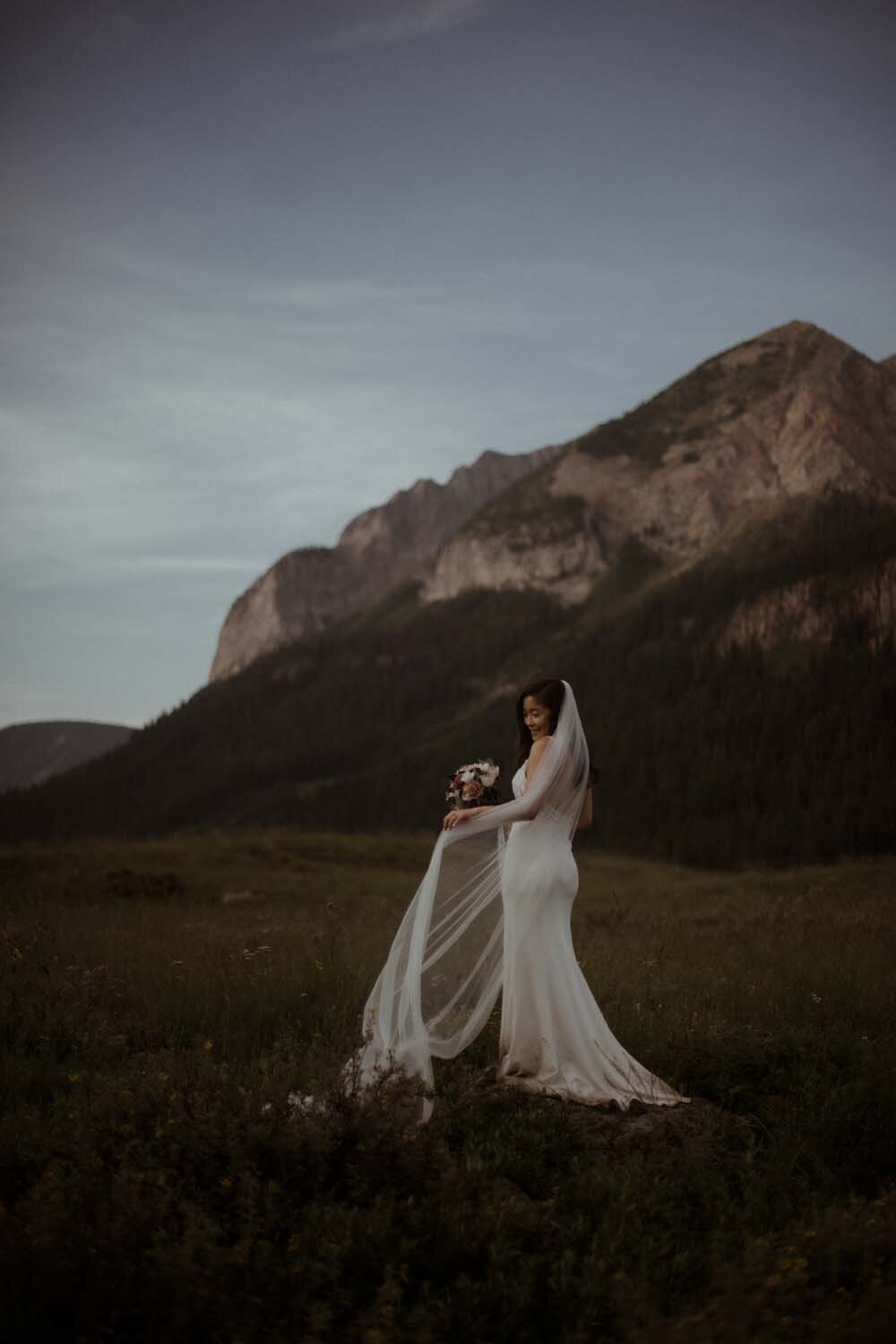 Joanne_Chris_BridalPortraits_KiKiCreates-30