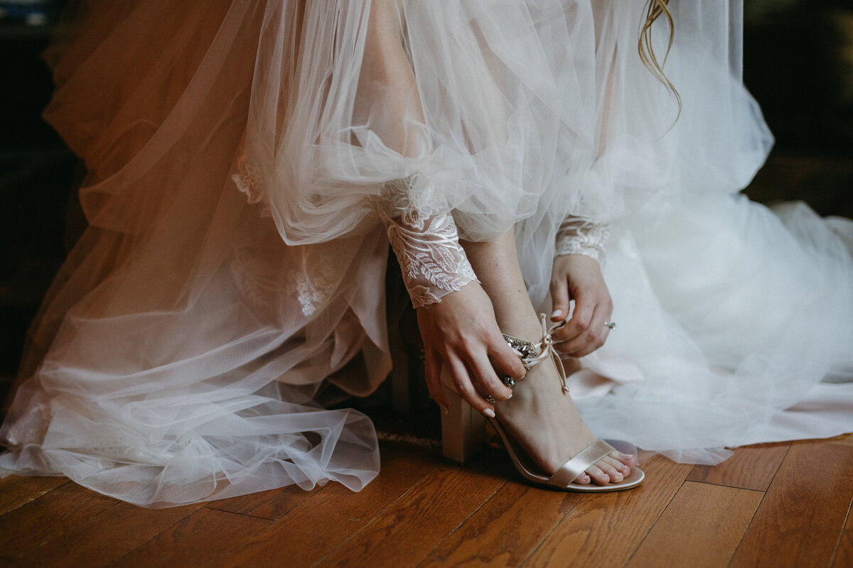Natural-Light-Candid-Bride-Luxury